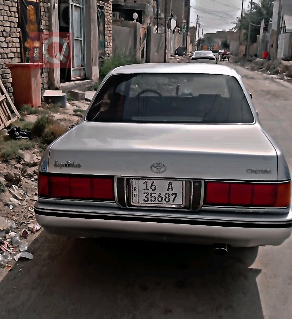 تۆیۆتا کراون